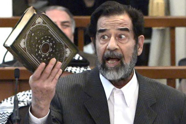 مصحف بخط صدام حسين كتبه بـ 27 لتر من دمه 9998943873