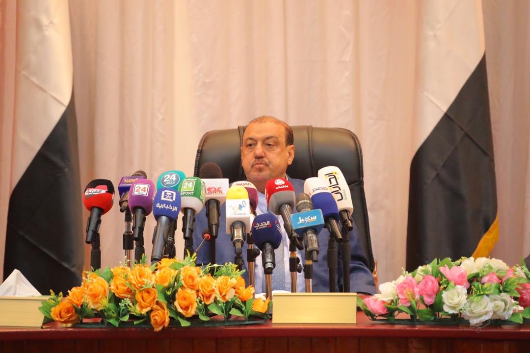 بعد رفع جلساته بصورة مفاجئة .. صحيفة إماراتية تكشف المدينة الجديدة التي سيعاود البرلمان الحكومي جلساته منها D4RlxdTWkAQuBun