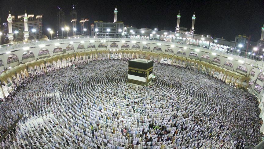 صورة الحجاج يتأهبون للنفرة من عرفات إلى مزدلفة