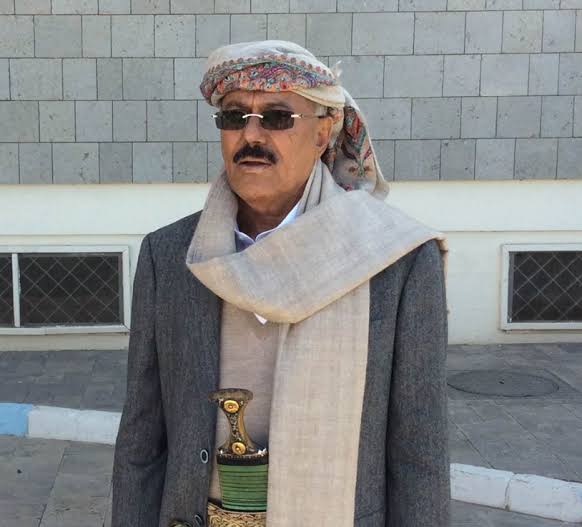 مشعوذ يمني يثير جدلاً كبيراً في اليمن ويكشف عن مكان تواجد علي عبدالله صالح... تفاصيل مثيرة Images 41