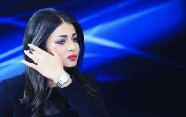 رد فعل غير متوقع من مذيعة عراقية علمت بوفاة أخيها على الهواء (فيديو) QxSrh