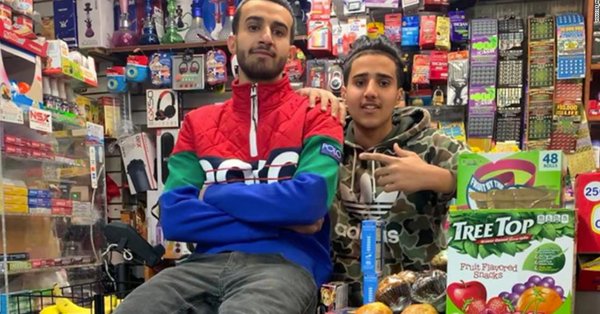 صورة شاهد..شاب يمني سلب عقول الاميركيين وامتدحه الرئيس أوباما..تعرف على السبب