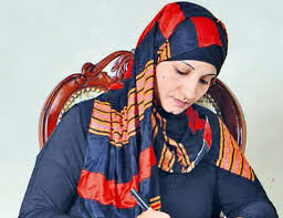 صورة فكرية شحرة : نجاح المرأة الحقيقي “أن تكون كاتبة كبيرة وربة بيت ناجحة “