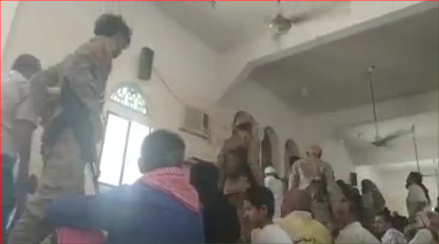 مسلحون في عدن يقتحمون مسجداً ويقتادون الخطيب إلى السجن" صورة" 10 05 20 297782313