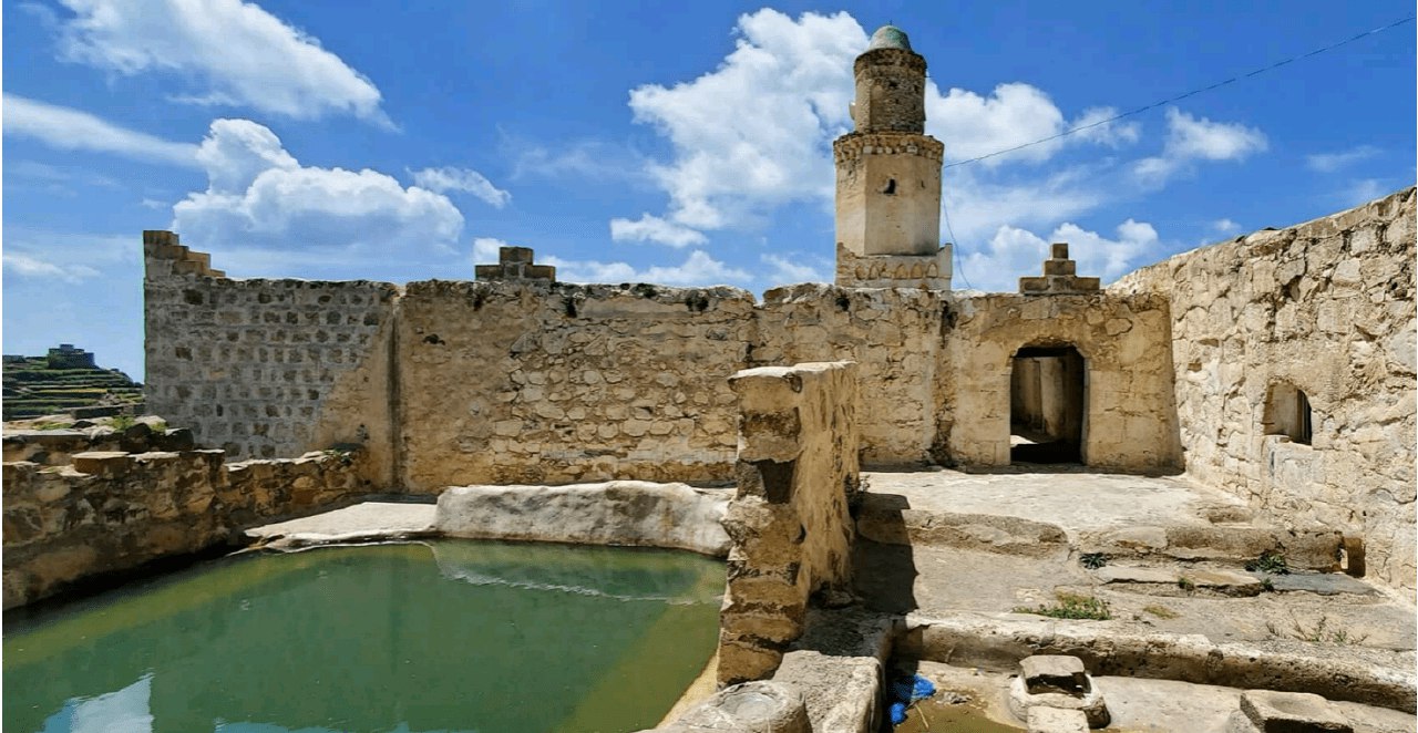 صورة مسجد أهل الكهف احد المعالم التاريخية التي لاتعرف عنها الكثير  … تفاصيل وصور