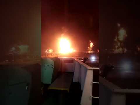 إحتراق سفينة بريطانية بميناء جدة