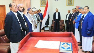 صورة السامعي يكشف عن وجود قيادات في صفوف الشرعية يعملون لصالح صنعاء وهناك من وافق على الرجوع بشرط فتح مطار صنعاء