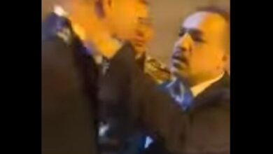 صورة مصر.. الأمن يكشف تفاصيل فيديو لمحام ينزع رتب ضابط عن كتفيه