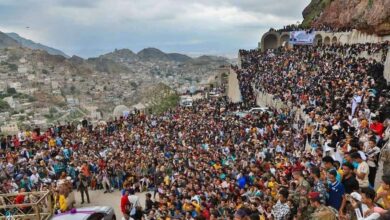 صورة صور.. الالاف يحيون مهرجان فني في تعز