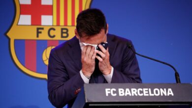 صورة فيديو:  ميسي يودع برشلونة بالدموع