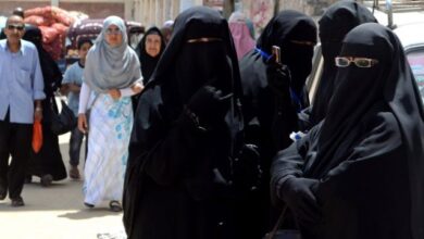 صورة تاريخ النقاب .. عادة قديمة تناوبت عليها الأمم