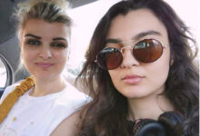صورة أحدث ظهور  للفنانة المعتزلة رباب كنعان مع ابنتها