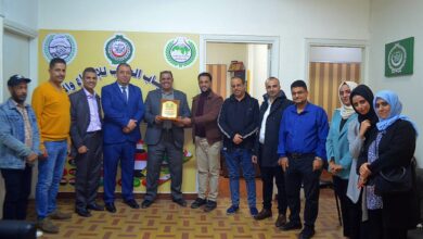صورة تكريم الصحفي العزي العصامي بدرع التميز من قبل اتحاد شباب العرب للابتكار والابداع بجامعة الدول العربية